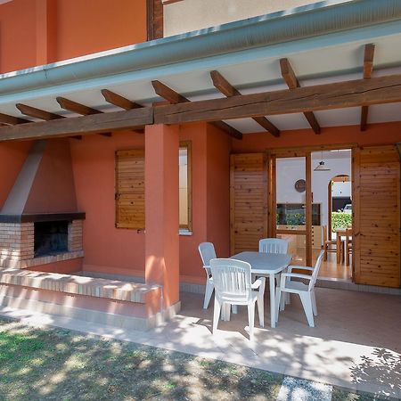 Villaggio Capistrano Бибионе Екстериор снимка